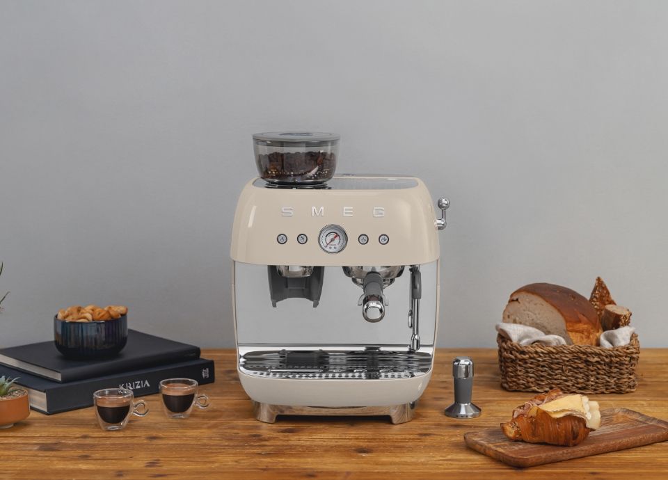 Espresso manuele koffiemachine met geïntegreerde molen
