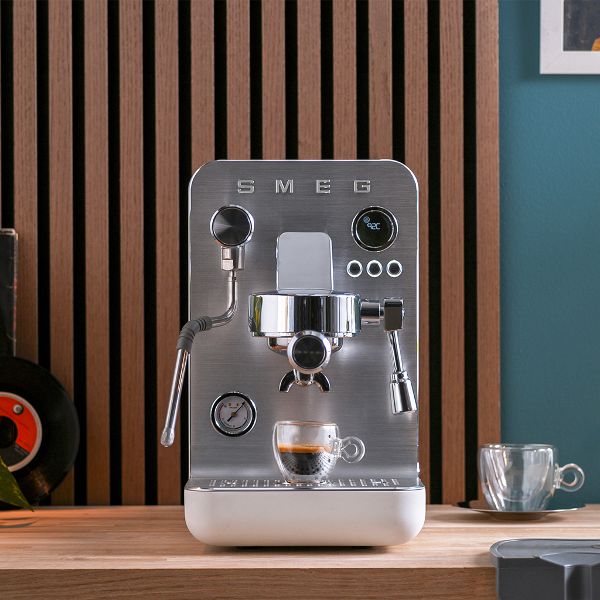 Semi-professional espresso coffee machine - EMC02