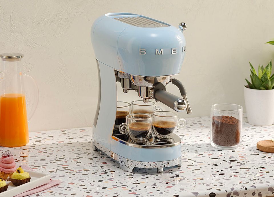 The ECF02 Manual Espresso Machine Winner of the Good Design Award