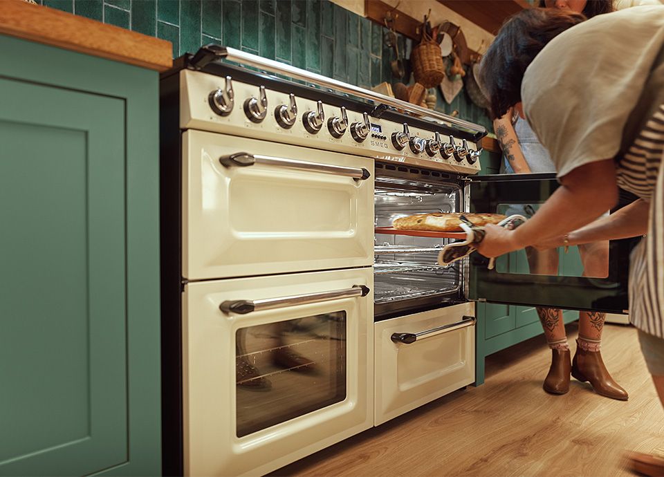 Victoria Freestanding Cooker in Cream