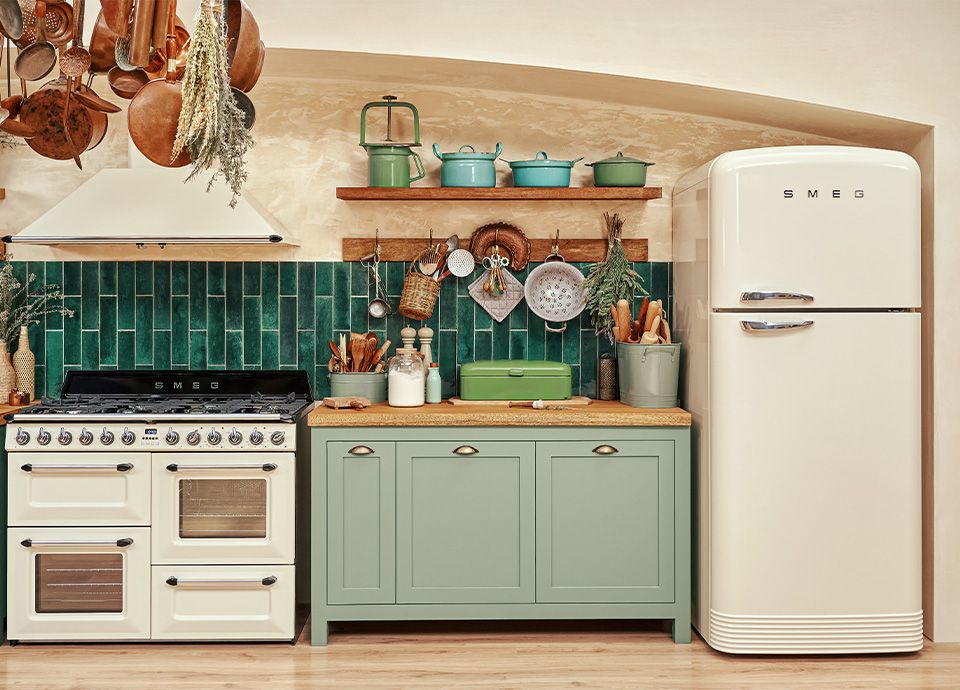Victoria Freestanding Cooker and FAB fridge in Cream