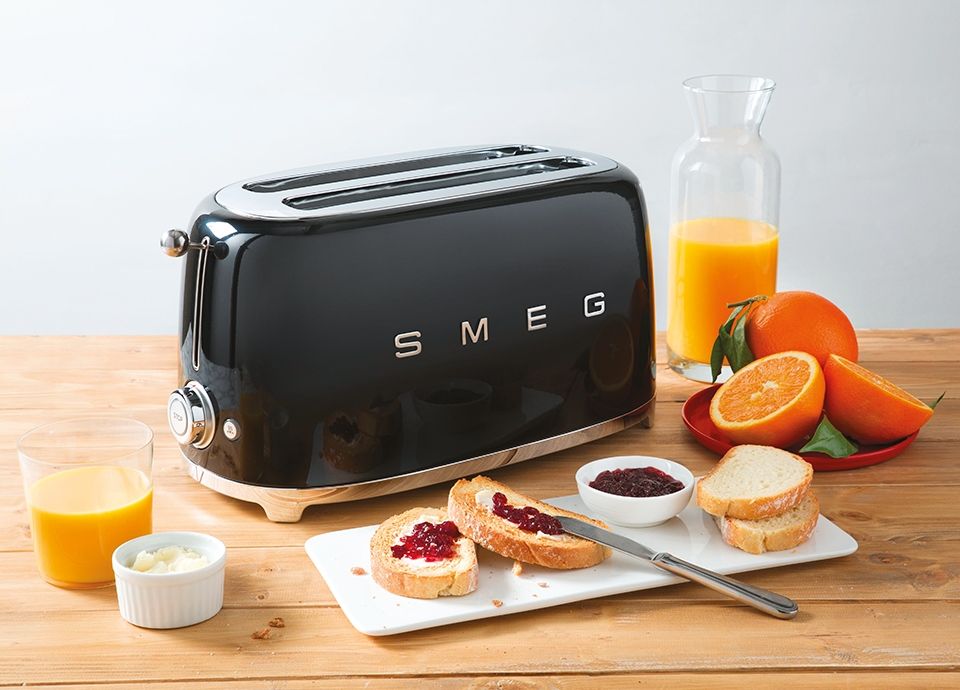 Smeg TSF02 4-Slice 2-Slot Toaster Review