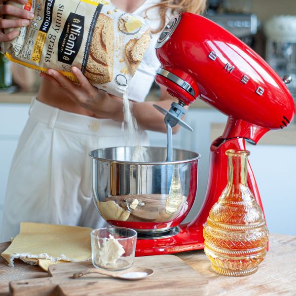 START TO BAKE WITH SMEG & NIAMH