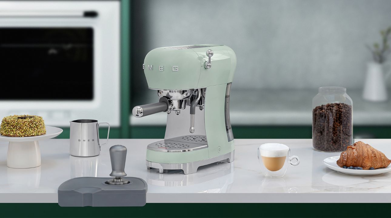 Machine à café Expresso vintage Blanc Années 50 ECF03WHEU