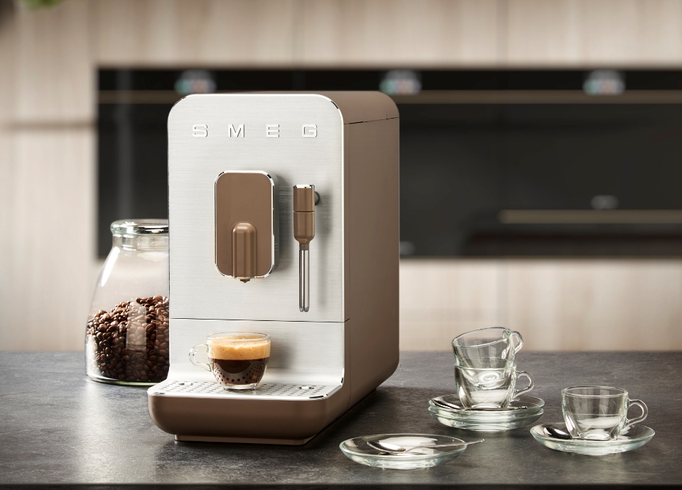 Machine à café avec broyeur intégré Smeg