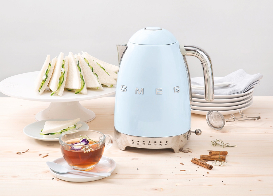 BOUILLOIRE SMEG KLF04SSEU CHROMÉ