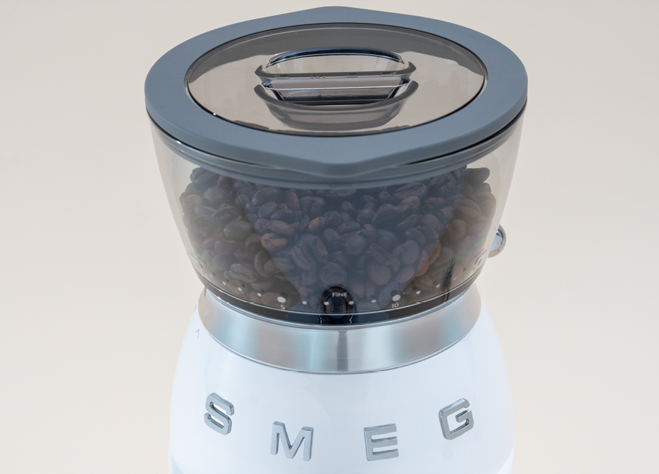 Machine à café Expresso ECF03PBEU