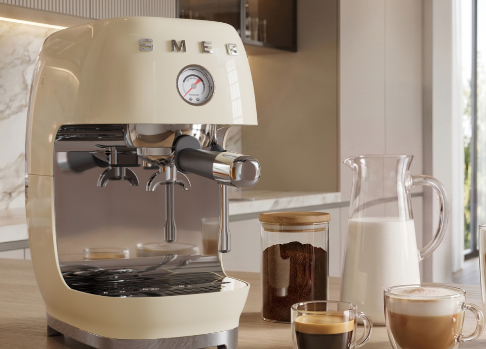 Machine à café expresso et cold brew manuelle Smeg
