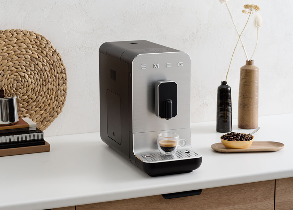 Machine à café noir