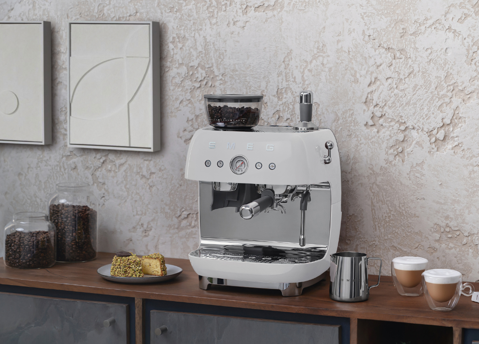 Machine à café blanc