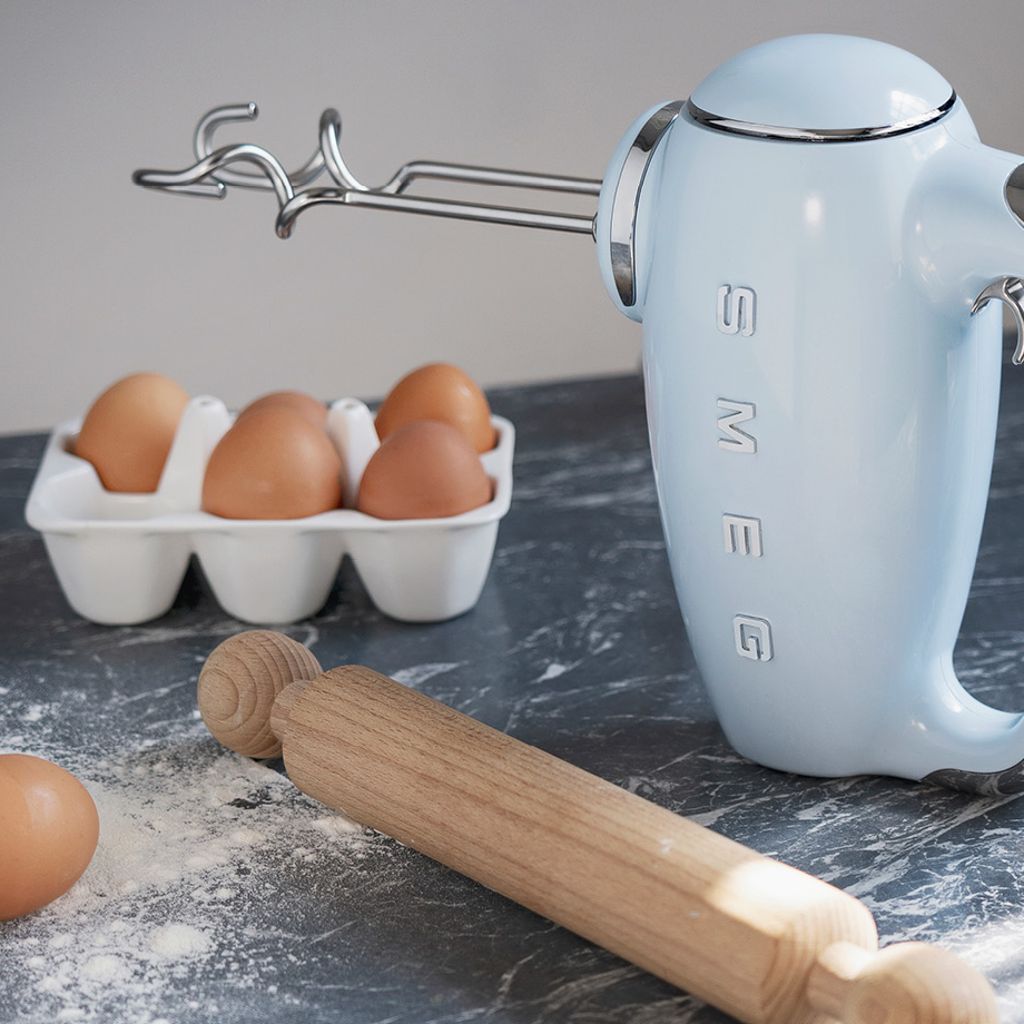 Apprivoisez votre batteur à main avec SMEG | Smeg France