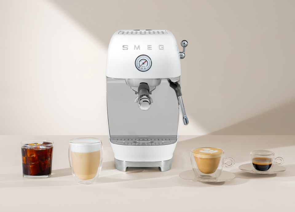 Machine à café expresso et cold brew de SMEG