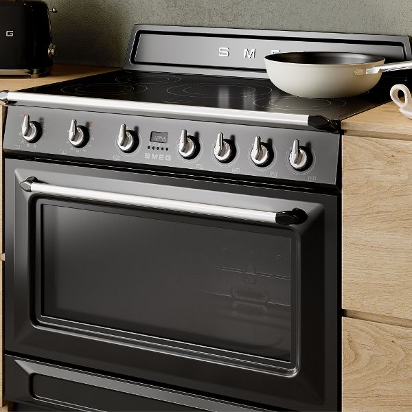 Victoria Freestanding Cooker in Cream