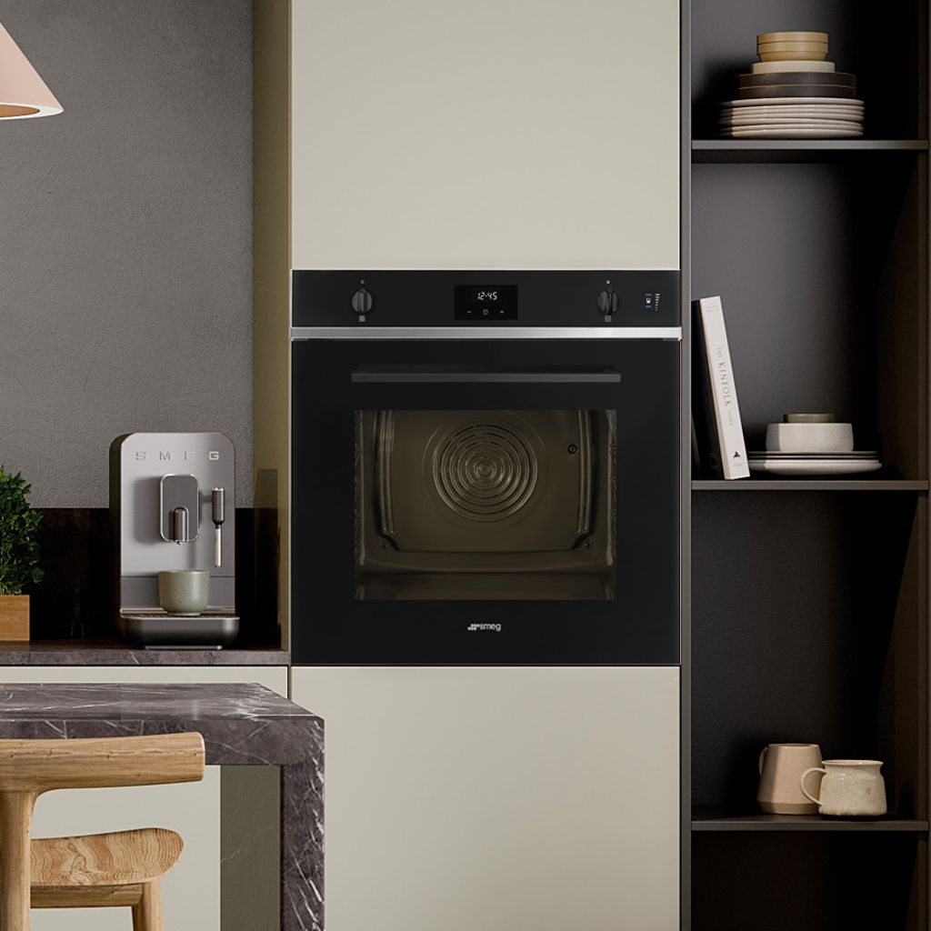 UN NOIR PLUS INTENSE POUR LA GAMME ELEMENTI SMEG | Smeg France
