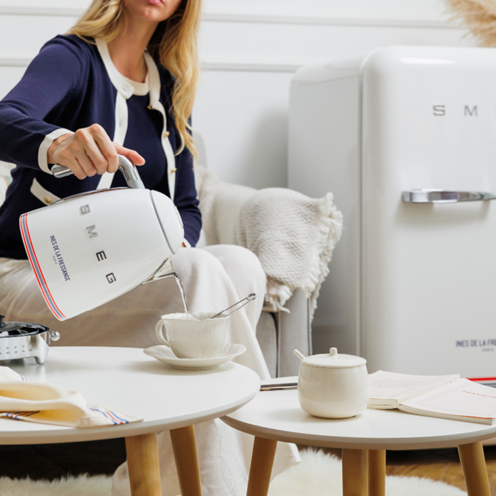 SMEG x Ines de la Fressange : quand le chic parisien rencontre le design italien
