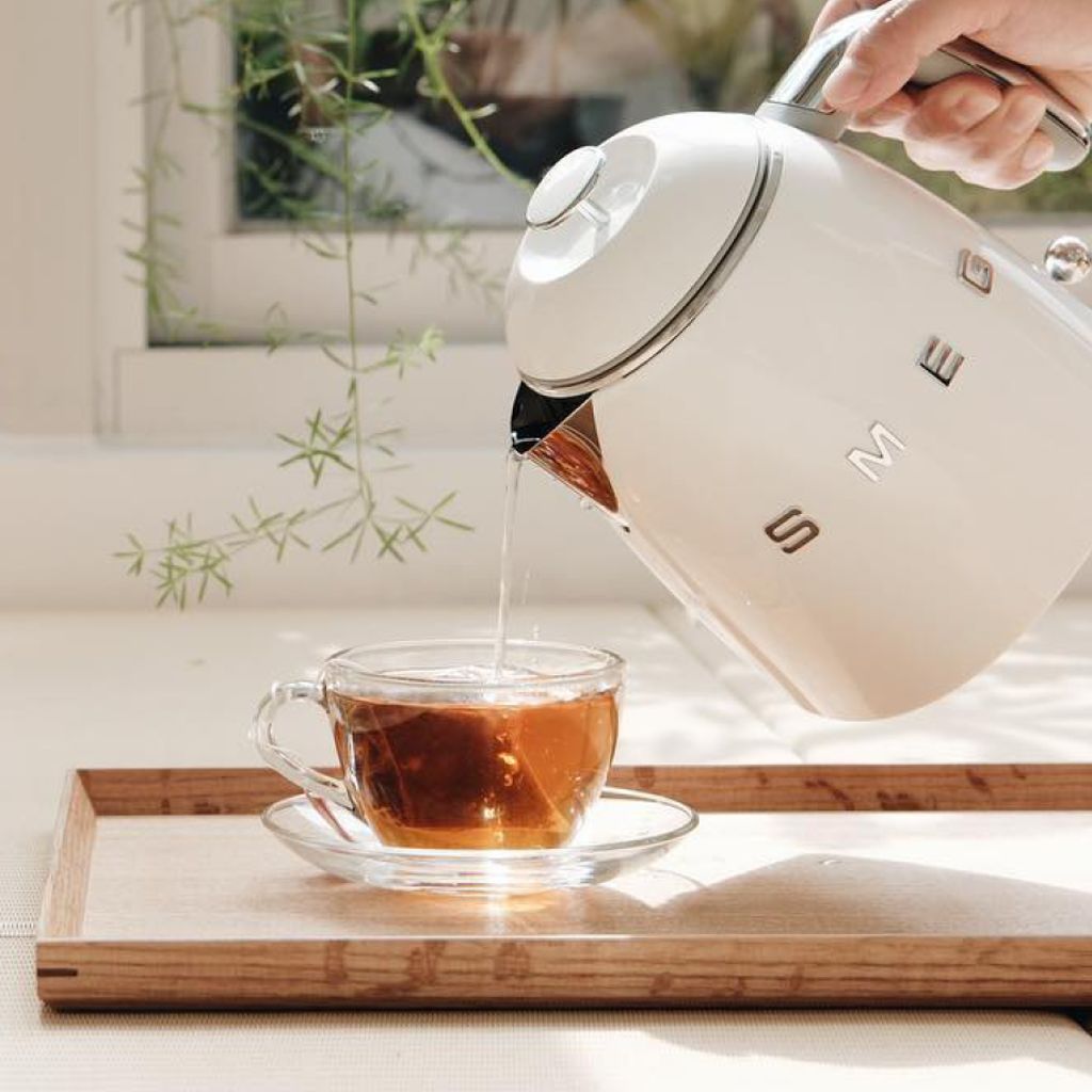 CHAUD DEVANT AVEC LES BOUILLOIRES ! | Smeg France