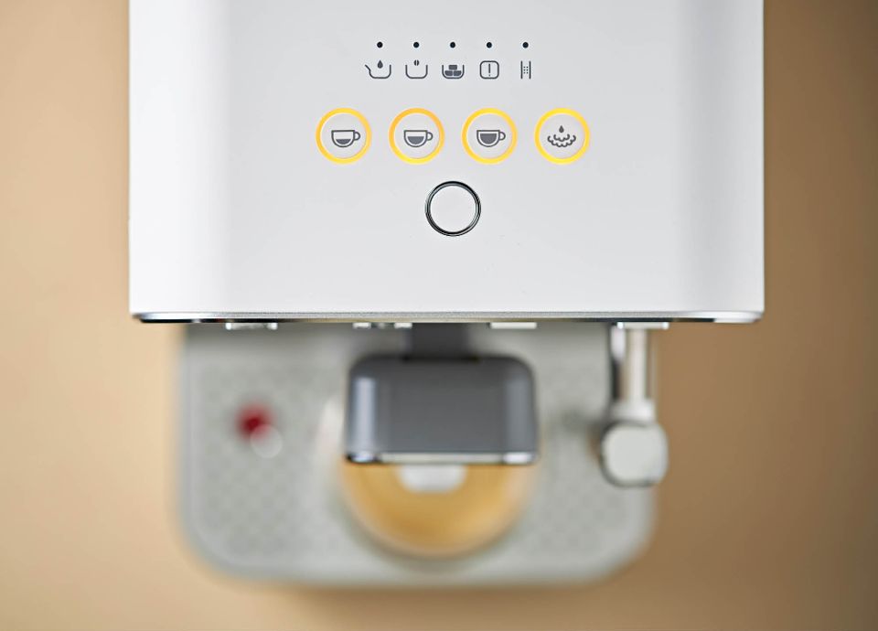 La machine à café avec broyeur intégré et buse vapeur SMEG