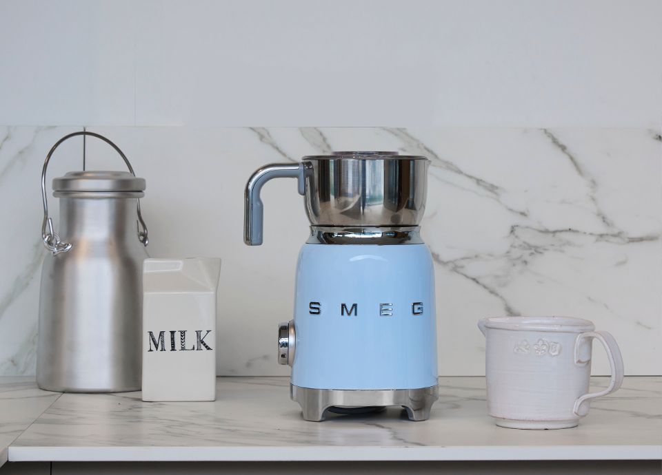 LA CHOCOLATIÈRE AVEC SMEG FRANCE LA MFF