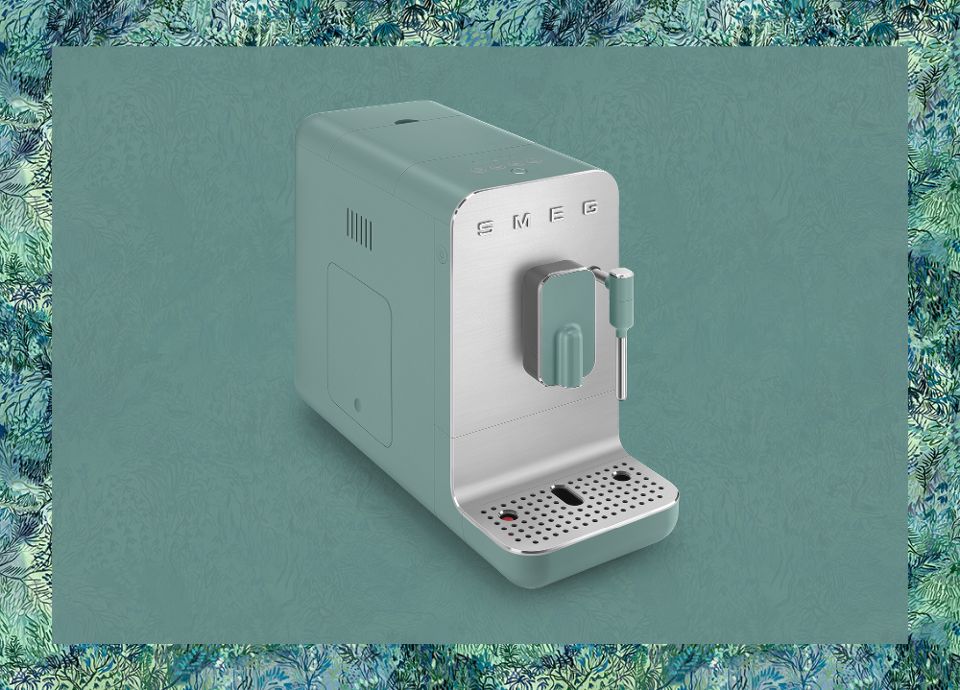 machine à café avec broyeur intégré en vert émeraude