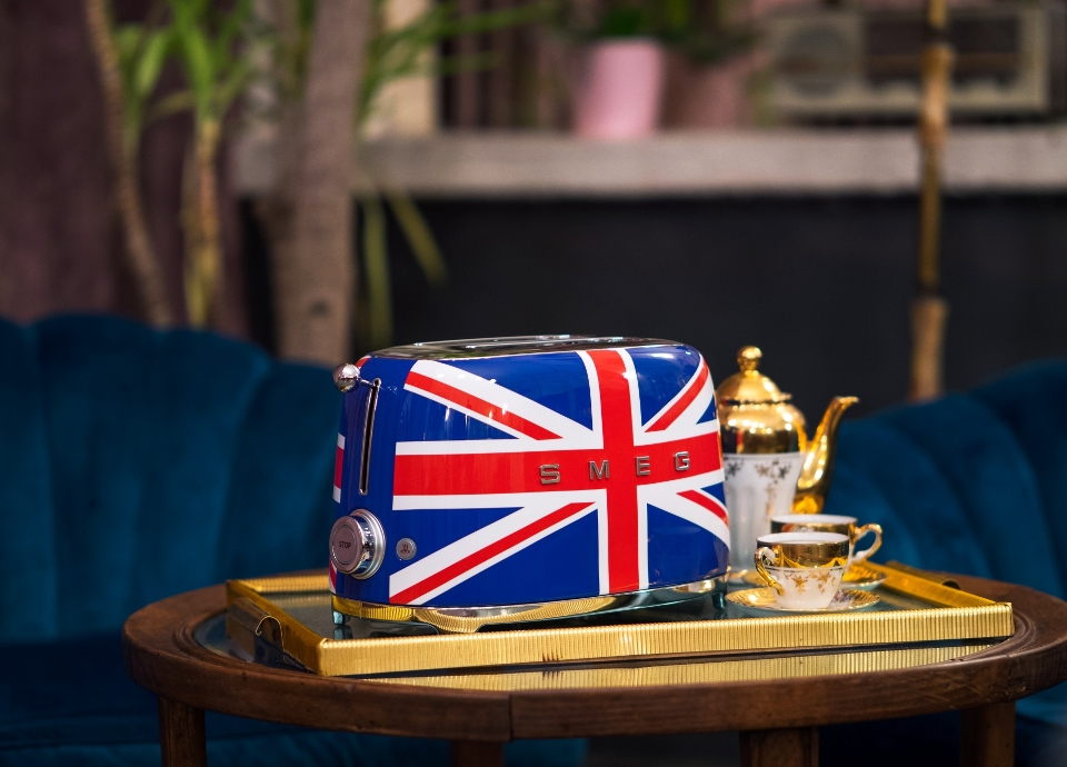 Union jack toaster hot sale