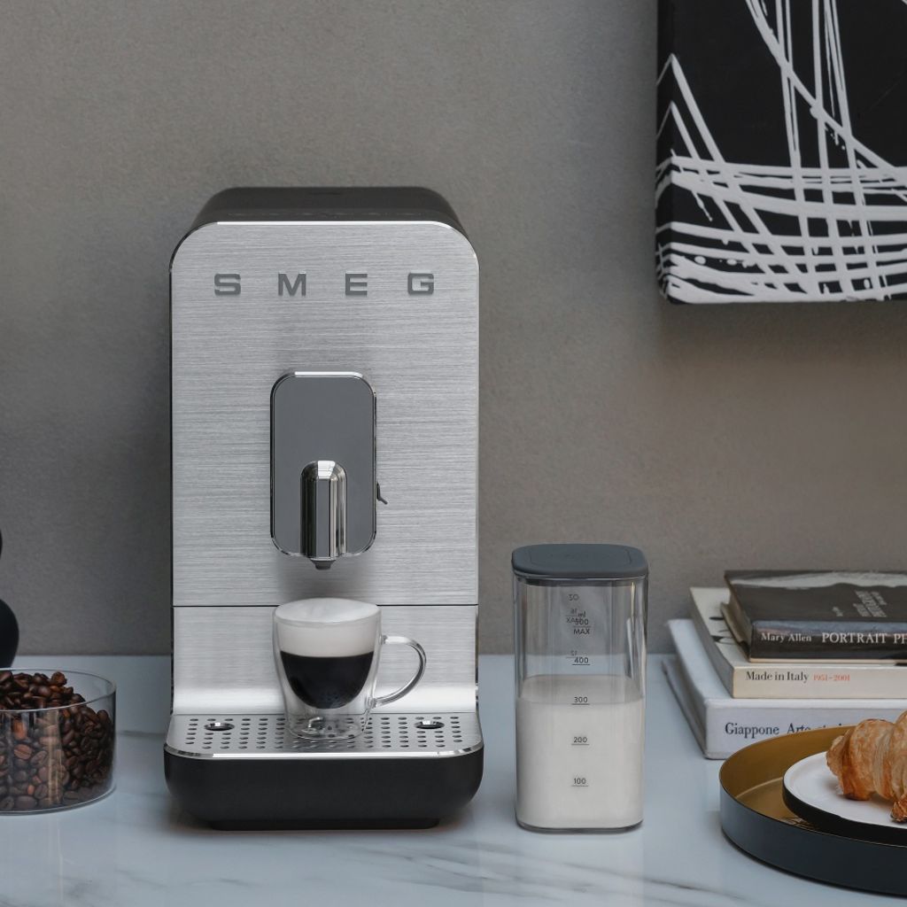 Smeg Kaffeevollautomaten BCC13