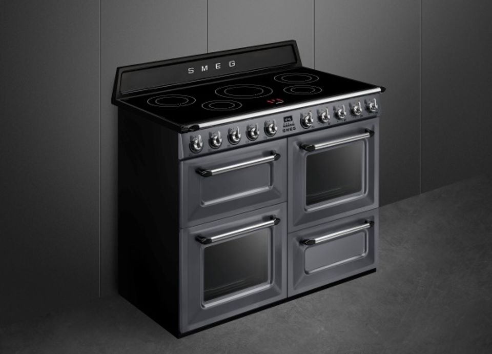 Trendfarben Slate Grey und Matt-Schwarz: Smeg stellt neue Kochzentren und Backöfen aus der Designlinie Victoria vor