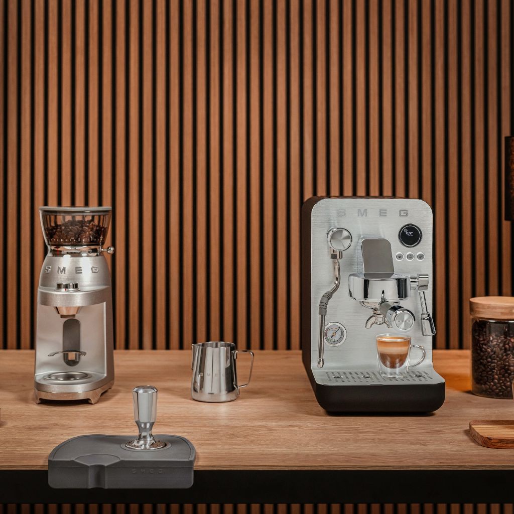 neue Siebträgermaschine Minipro von Smeg