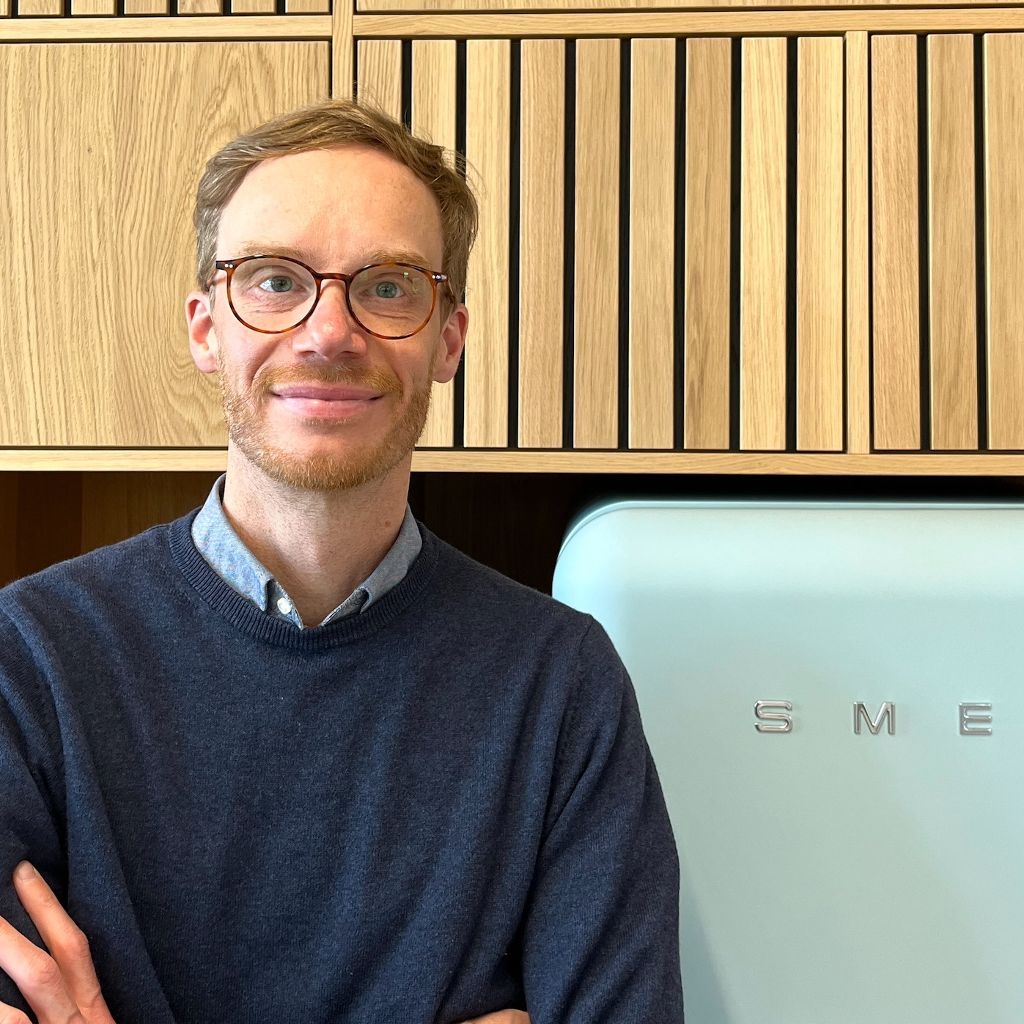 Thore Brockmann leitet den Smeg-Kundendienst