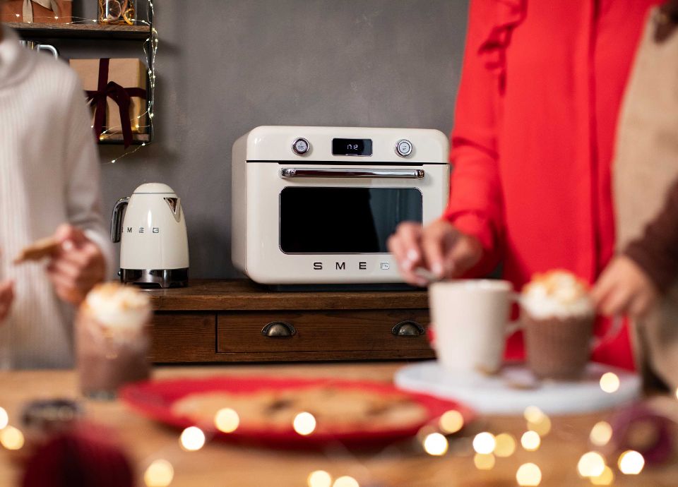 Il forno combinato a vapore d'appoggio Smeg