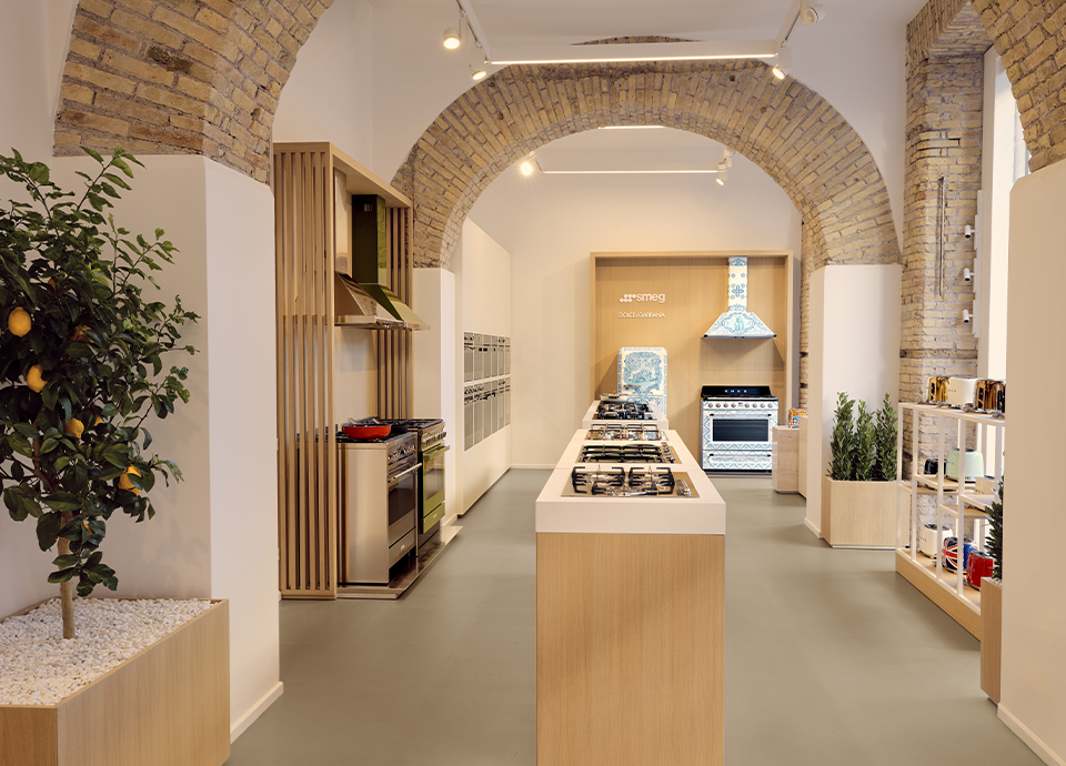 SMEG STORE NEL CUORE STORICO DI ROMA