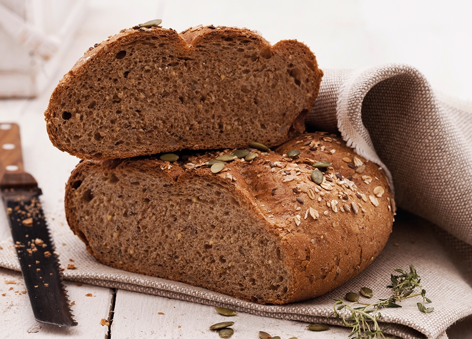 Pane di segale con semi di lino, sesamo, zucca e girasole