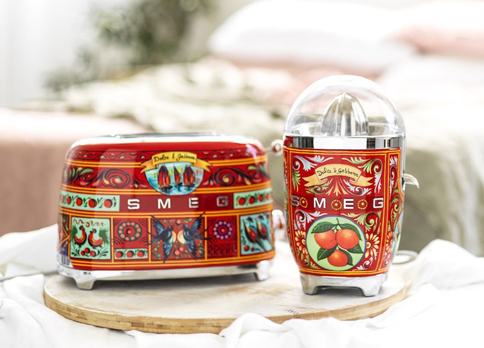 4. ΜΙΚΡΟΣΥΣΚΕΥΕΣ SMEG & DOLCE & GABBANA