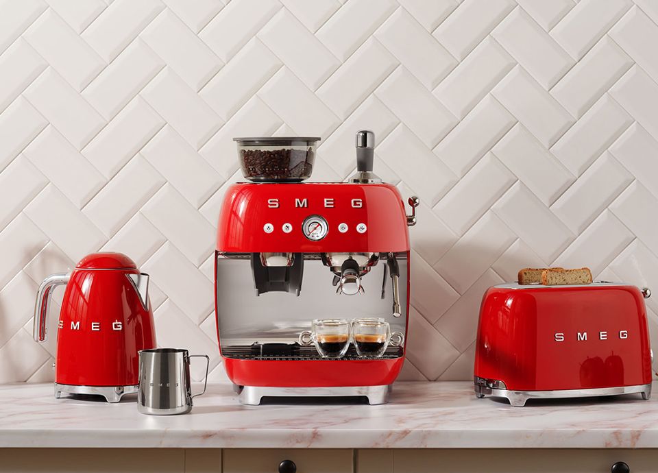 Macchina da caffè espresso manuale con macinacaffè integrato Smeg