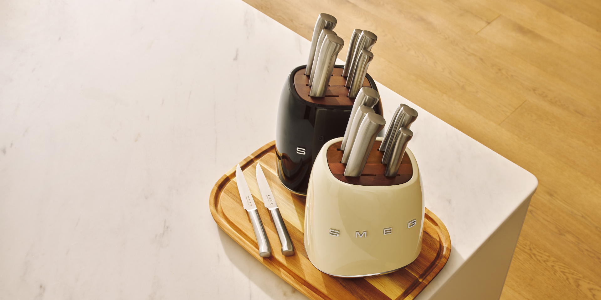 New World knife block promotion - image of knife block and knives in cream