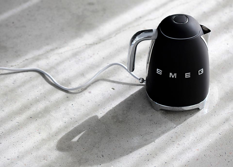 Black and 2025 white kettle