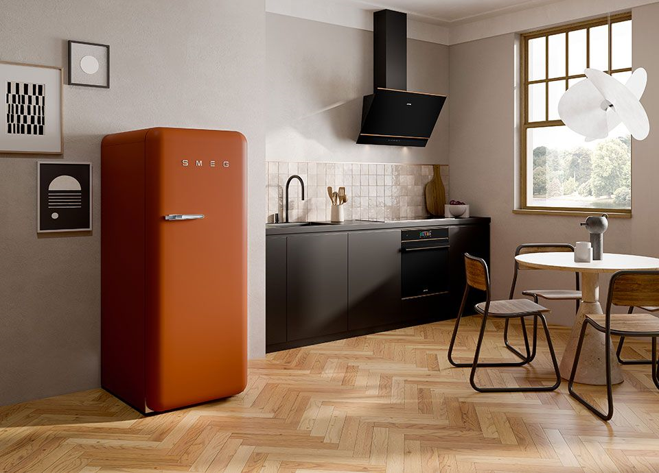 Smeg julkistaa ikonisen jääkaappinsa uusissa, trendikkäissä väreissä