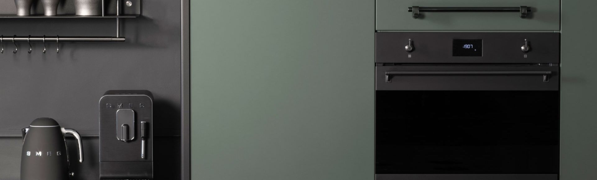 MATTE BLACK BY SMEG