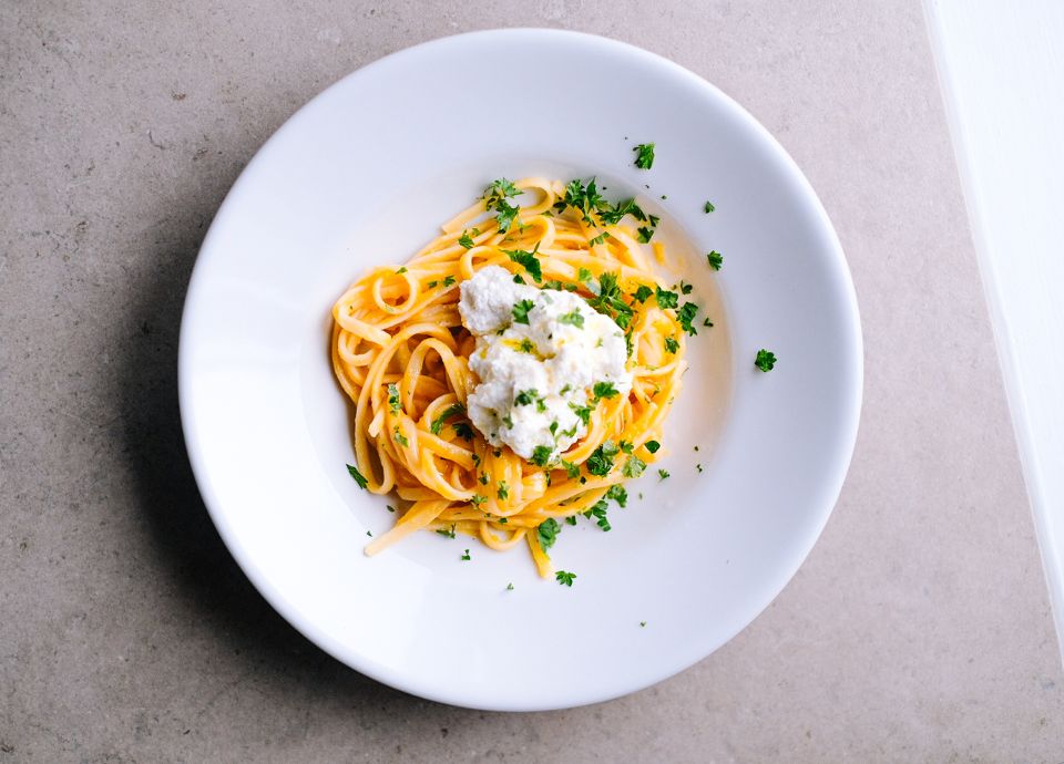 Smeg | Linguine med cremet græskarsauce og ricotta