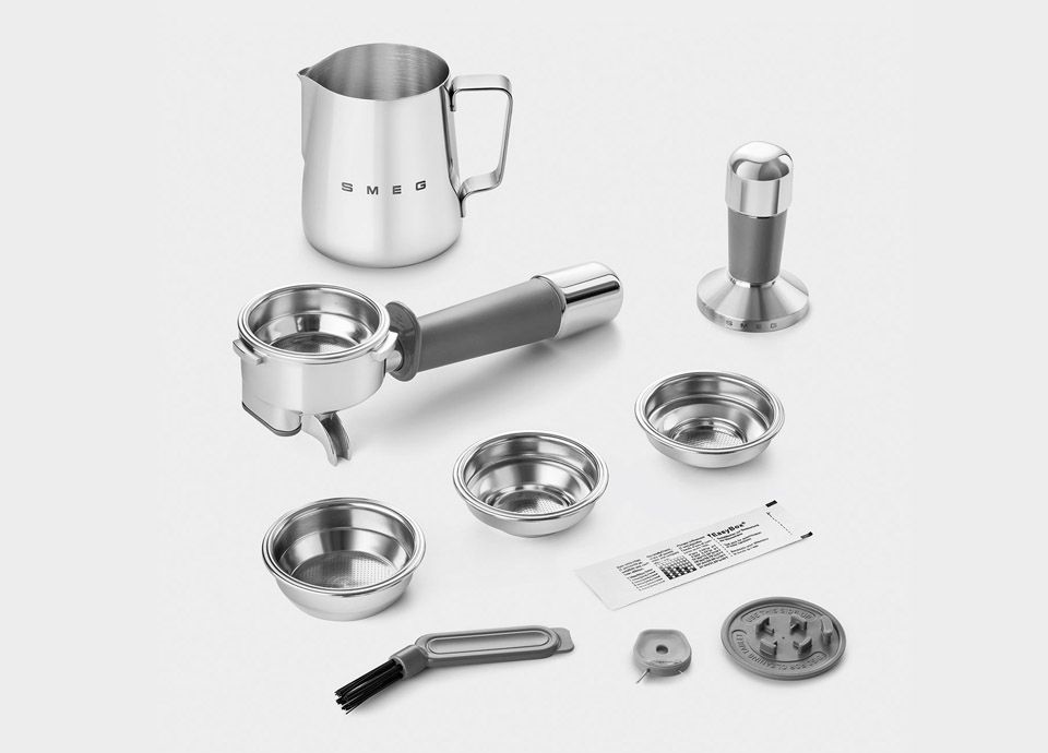 Эспрессо кофемашина Белый EGF03WHEU | Smeg.ru