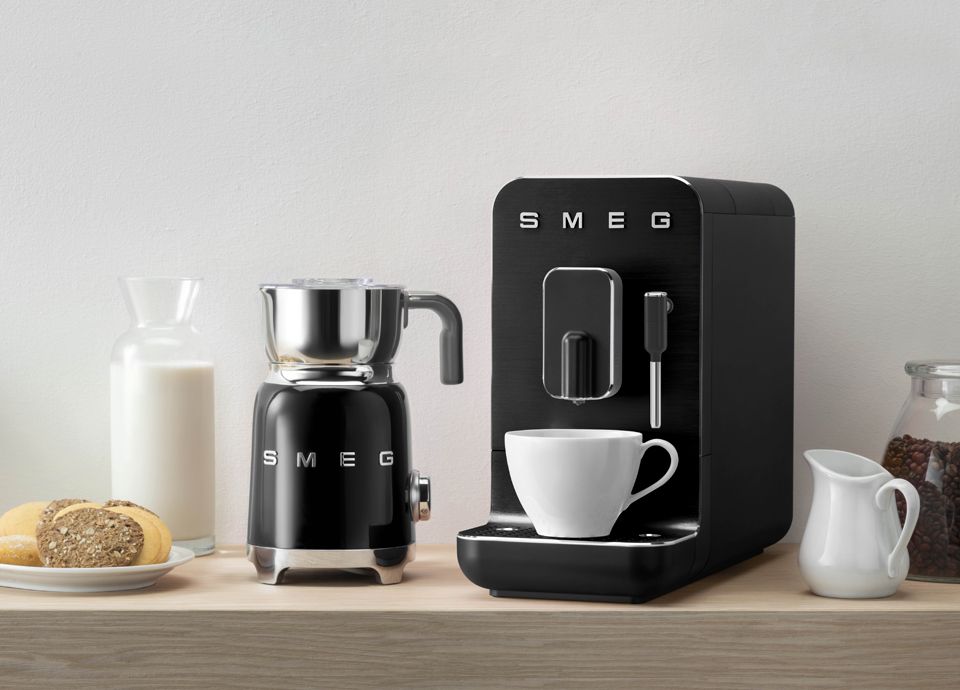 FROM BEAN TO CUP, SMEG’S LATEST COFFEE EXPERIENCE