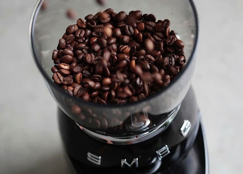 The Ultimate Coffee Experience at Home: Smeg Grinder