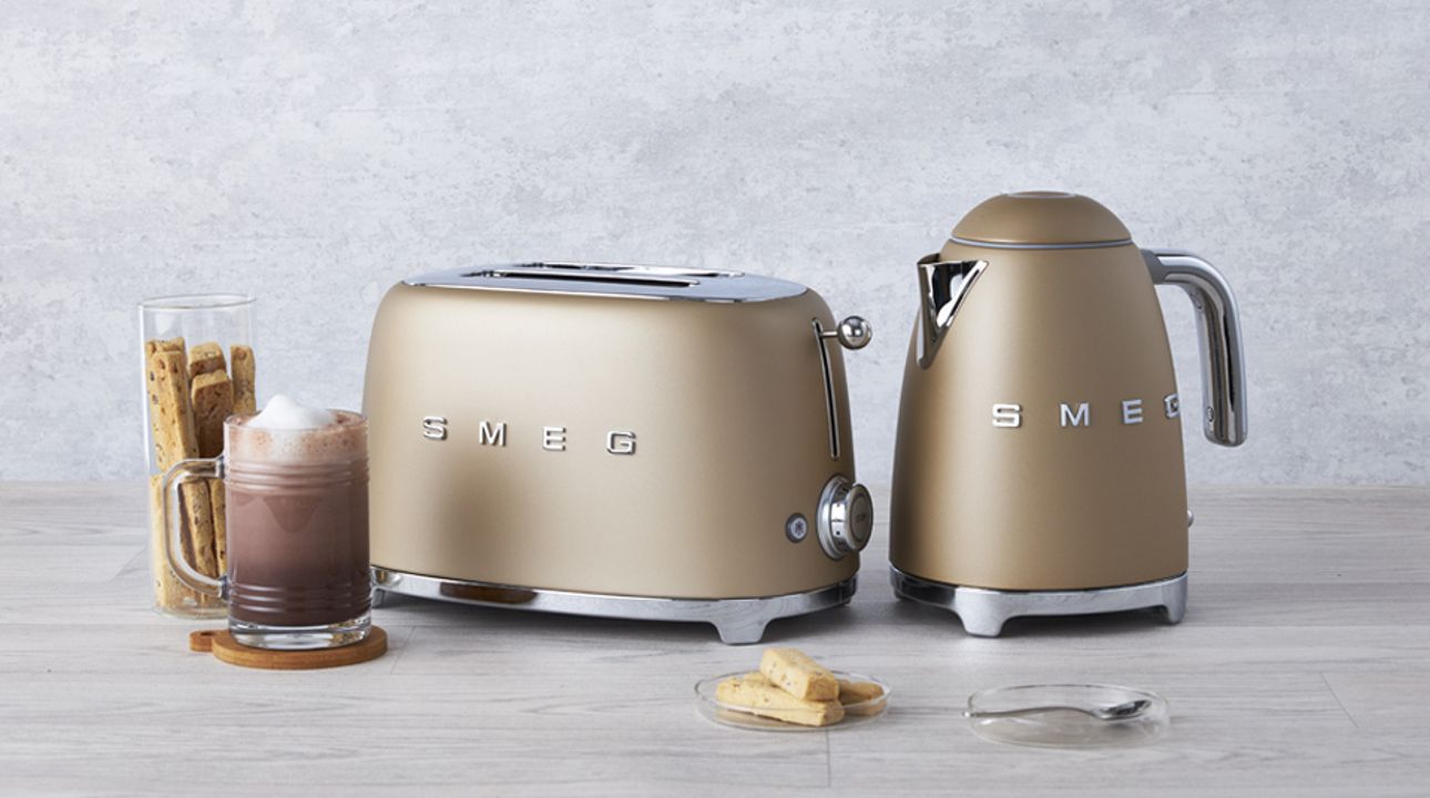 MATTE COLLECTION OF KETTLES & TOASTERS