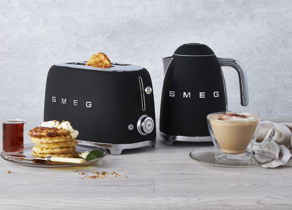 Smeg matt black clearance kettle