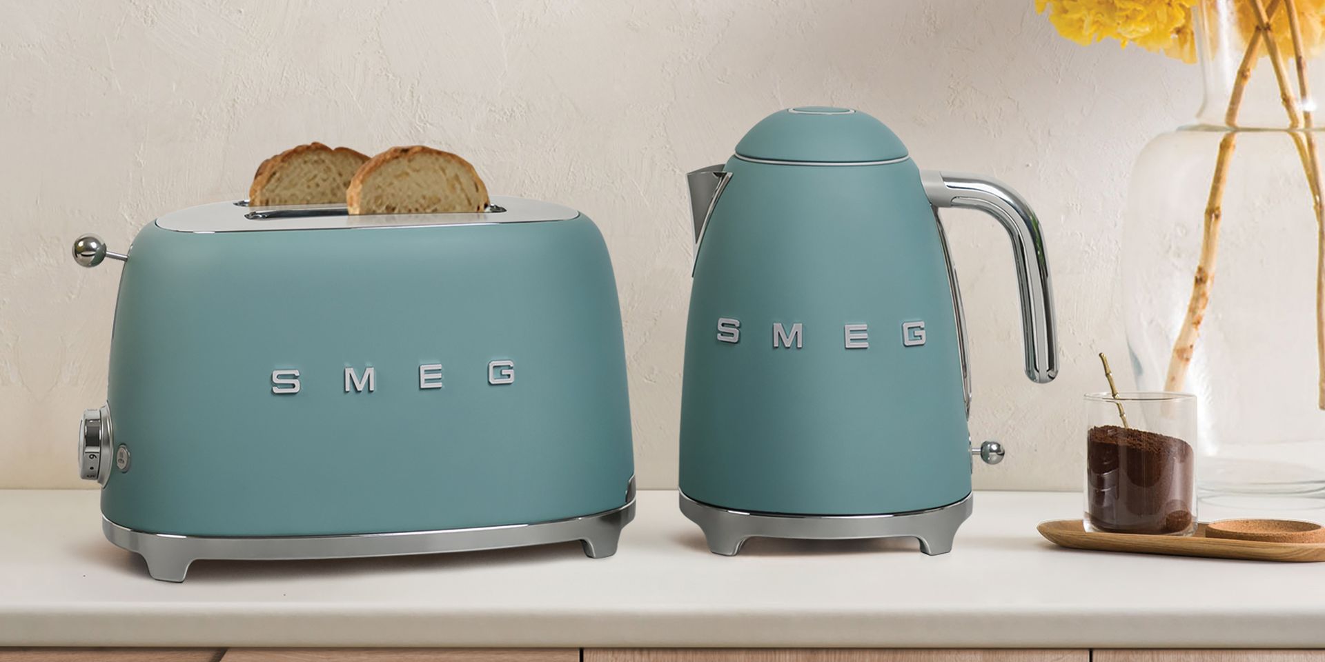 MATTE COLLECTION OF KETTLES & TOASTERS