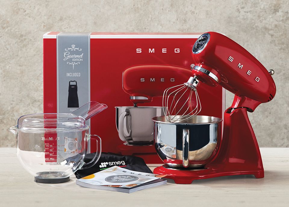 Stand mixer Red SMF03RDUS | Smegusa.com