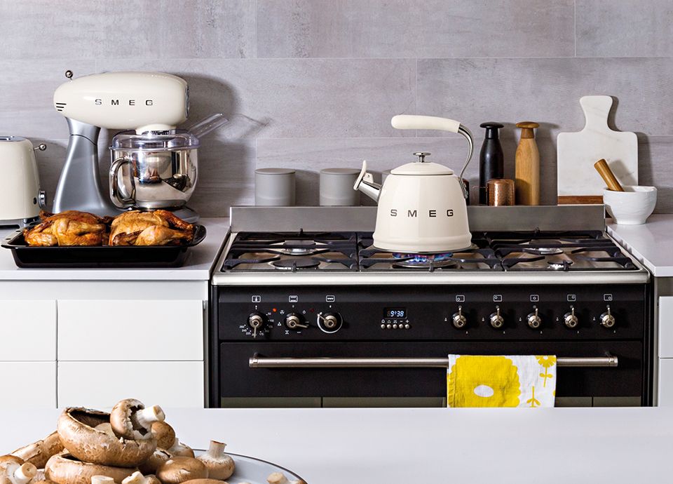 New Smeg Whistling Kettle