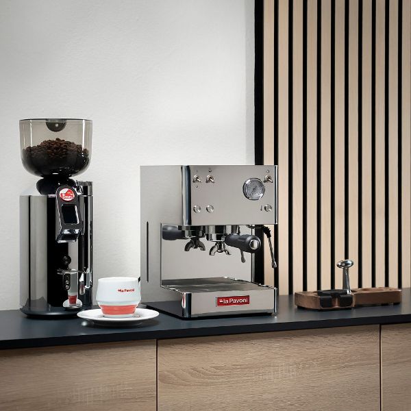 Cafetera y molinillo La Pavoni