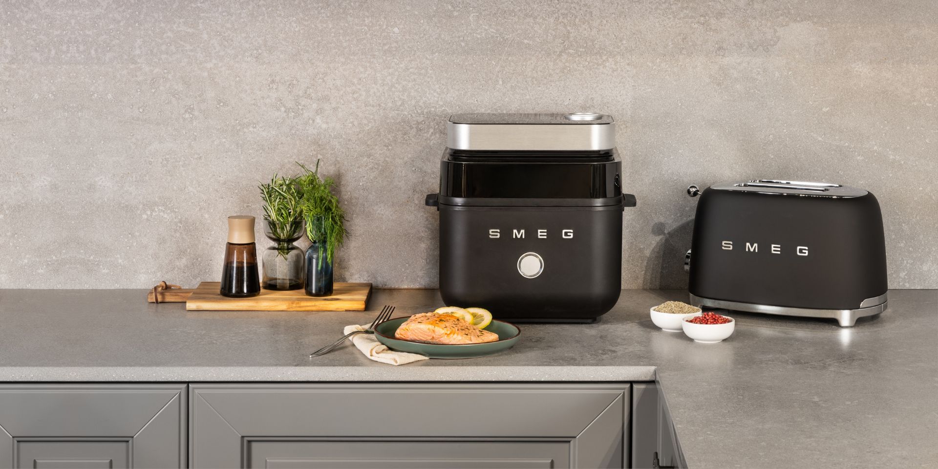 Freidora de aire SMEG negro mate