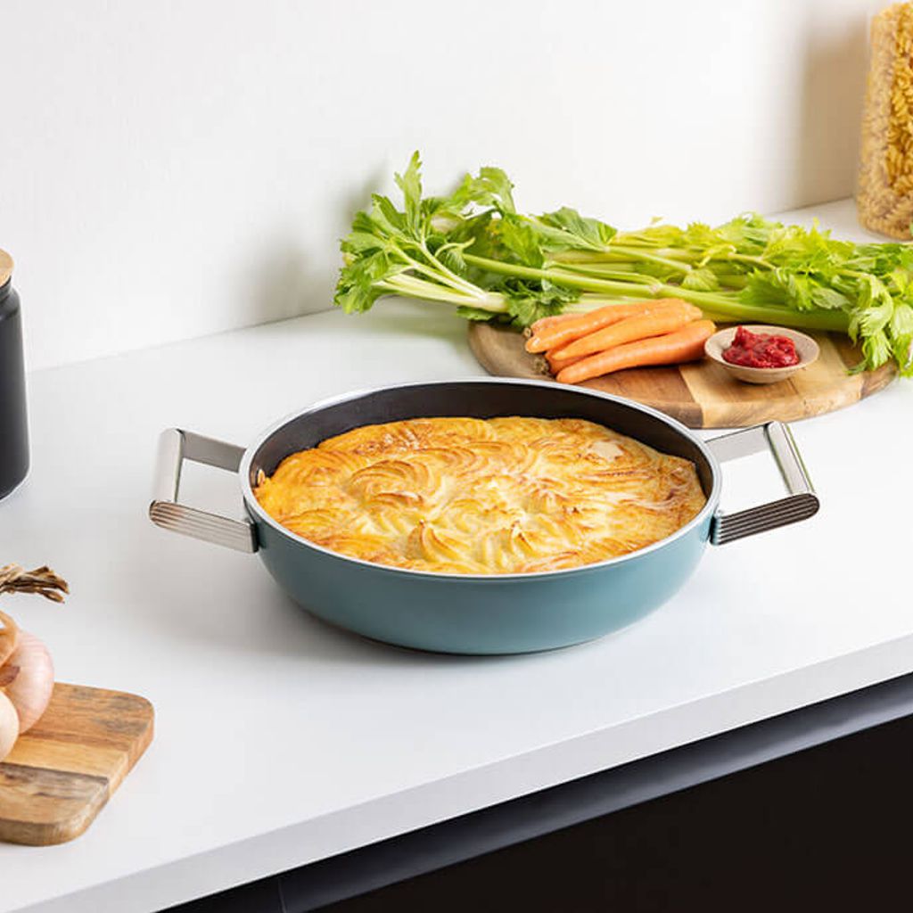 Smeg Cookware Collection