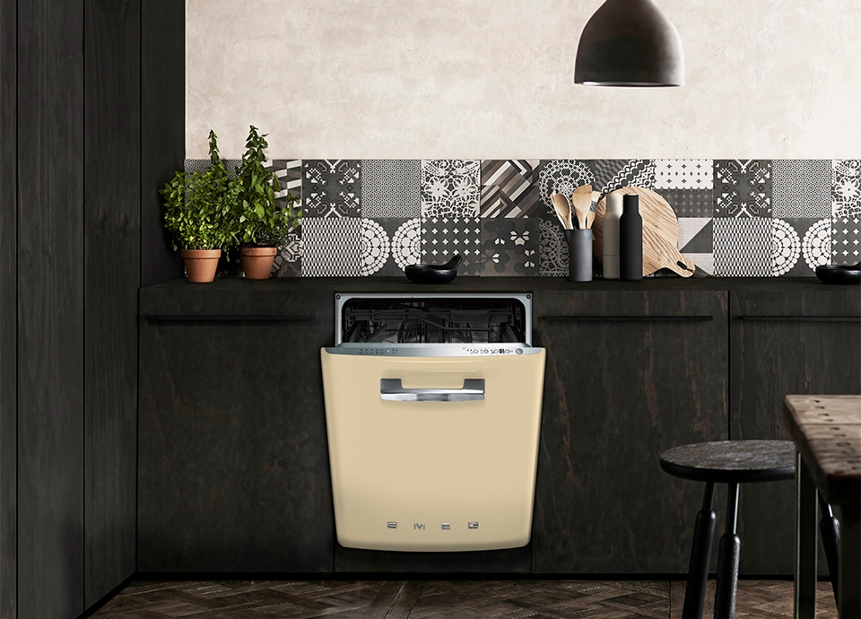 Smeg Freestanding & Built In Dishwashers